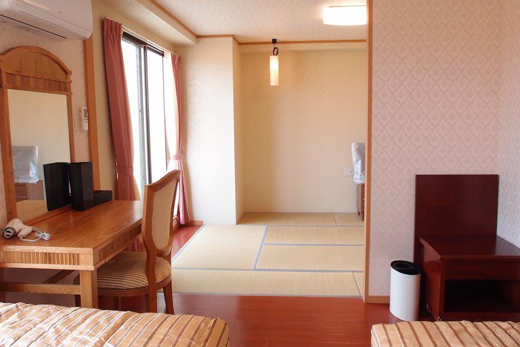Hotel Castlevillage Miyakojima Zimmer foto